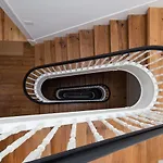 Lovelystay - Martires Boutique Flat Apartman